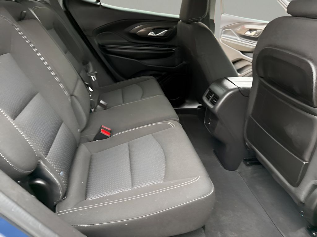 2024 GMC Terrain SLE photo