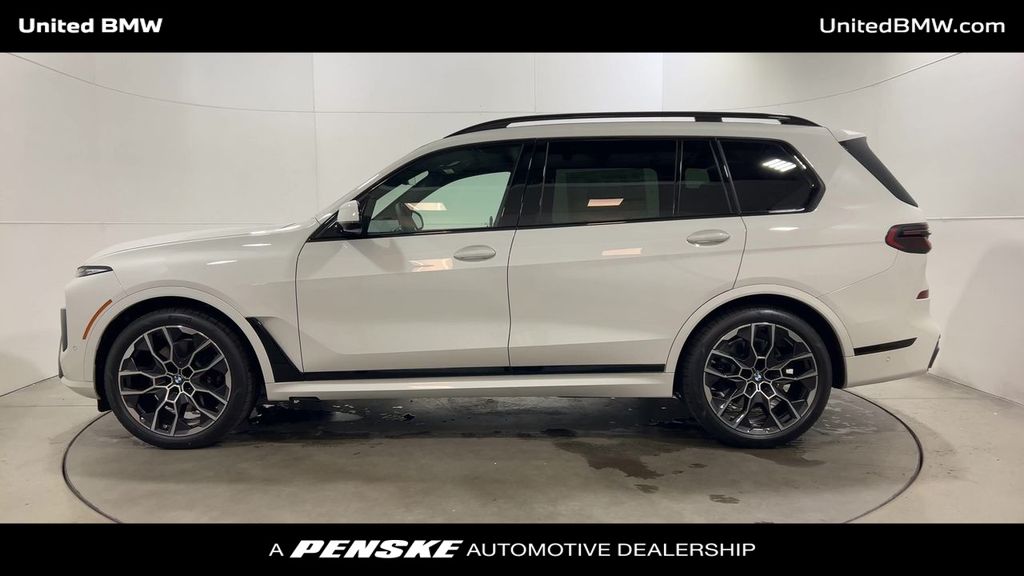 Thumbnail: 2026 BMW X7 - 5