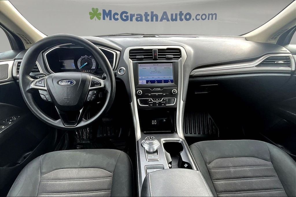 View vehicle photo 7