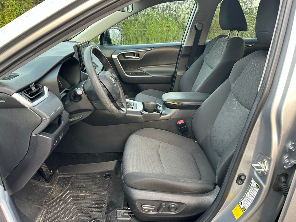 Thumbnail: 2021 Toyota RAV4 - 14