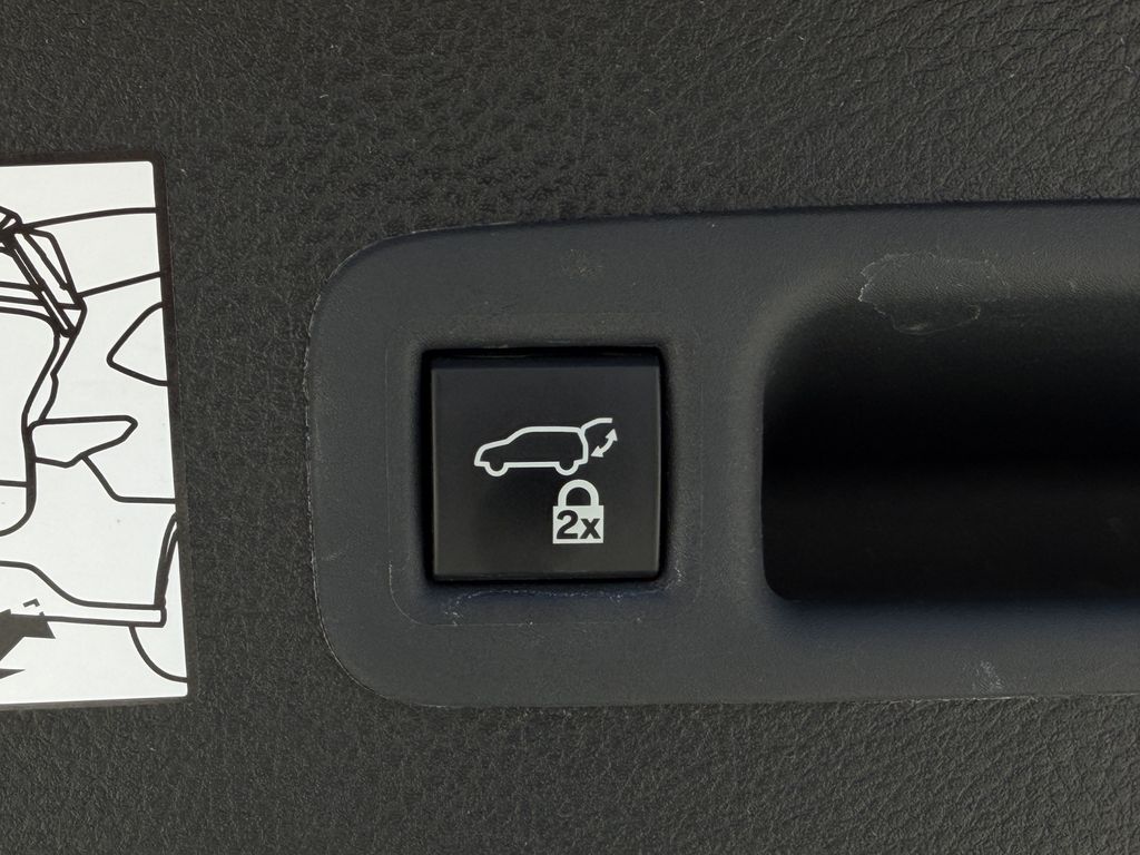 Used 2024 Toyota Sienna Van