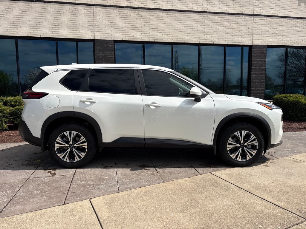 Used 2023 White Nissan SV image 3