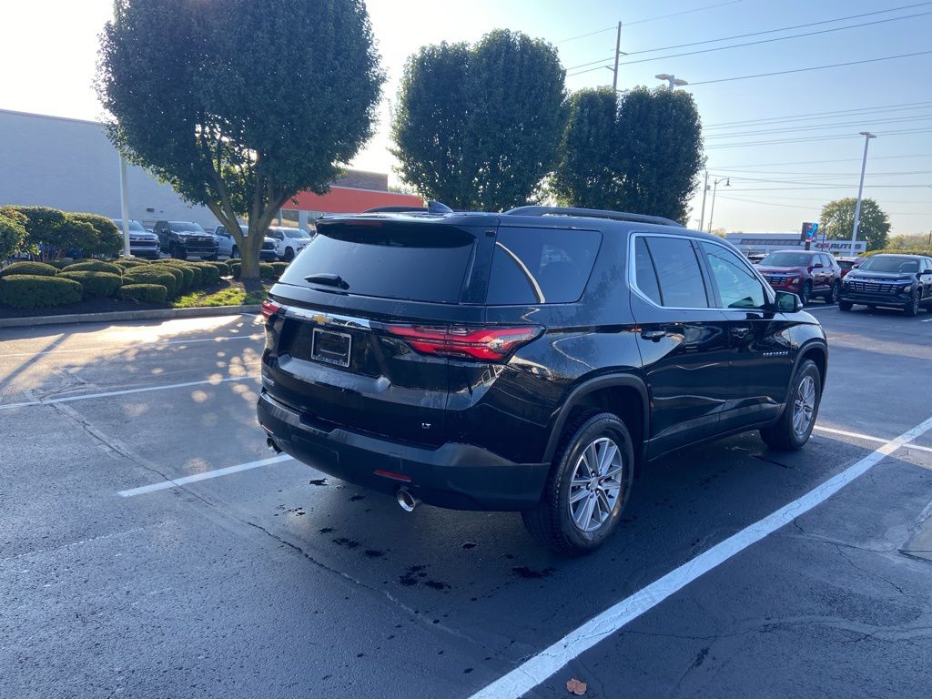 Thumbnail: 2023 Chevrolet Traverse - 5