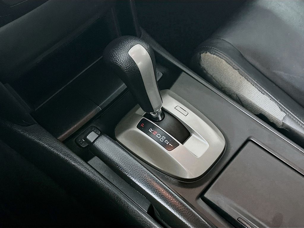 Used 2010 Green Honda EX-L image 16