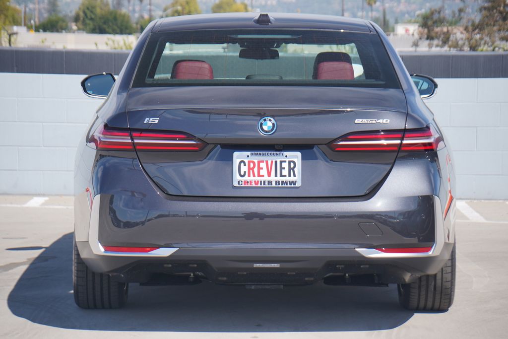 Thumbnail: 2026 BMW i5 - 6