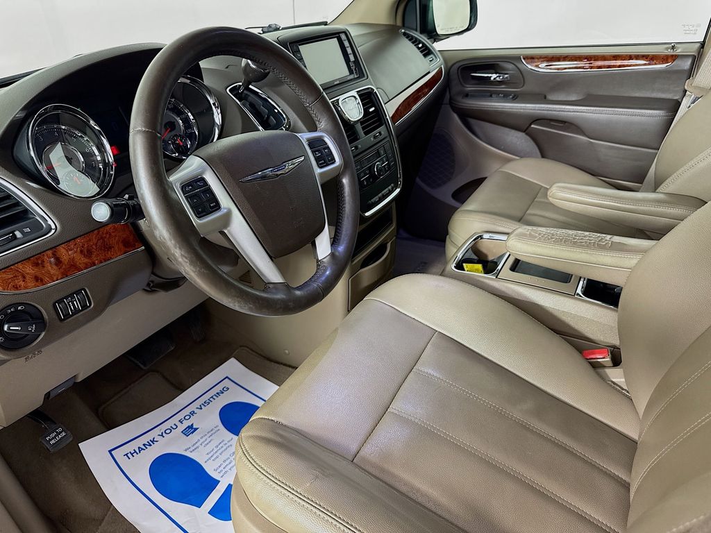 Used Car 2016 Chrysler Town & Country  Touring For Sale Under $12,000 In Austin, Texas