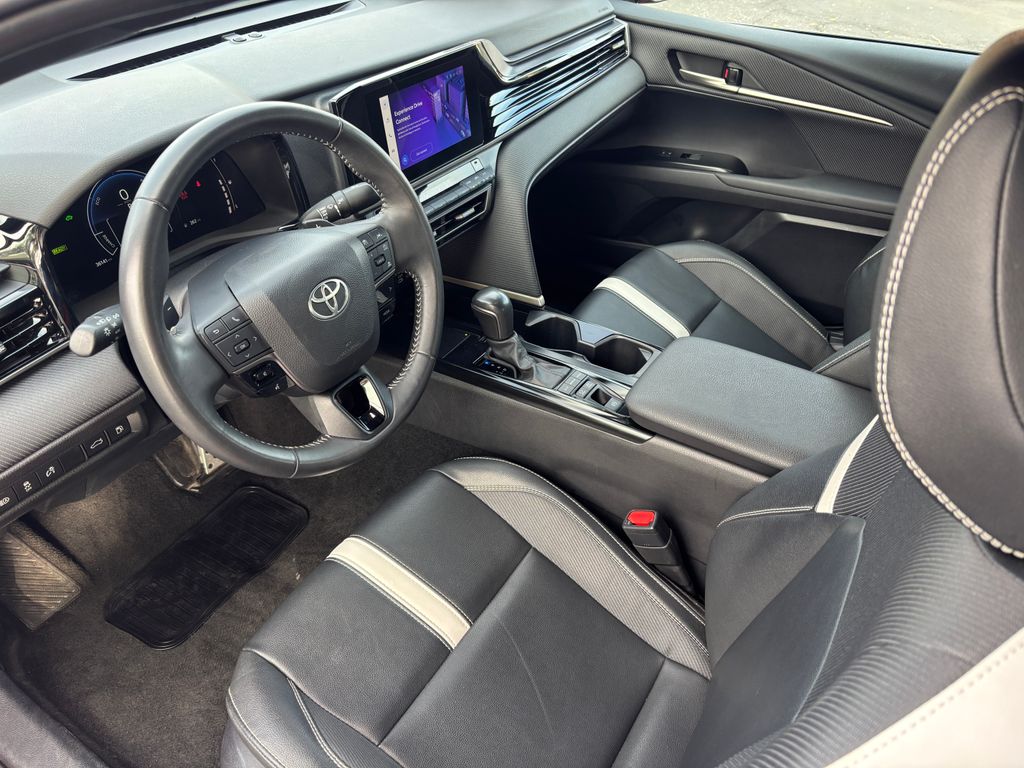 Thumbnail: 2025 Toyota Camry - 9