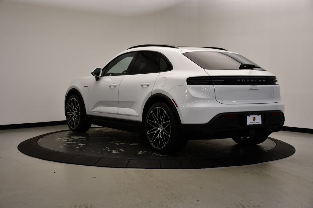 Thumbnail: 2025 Porsche Macan - 3