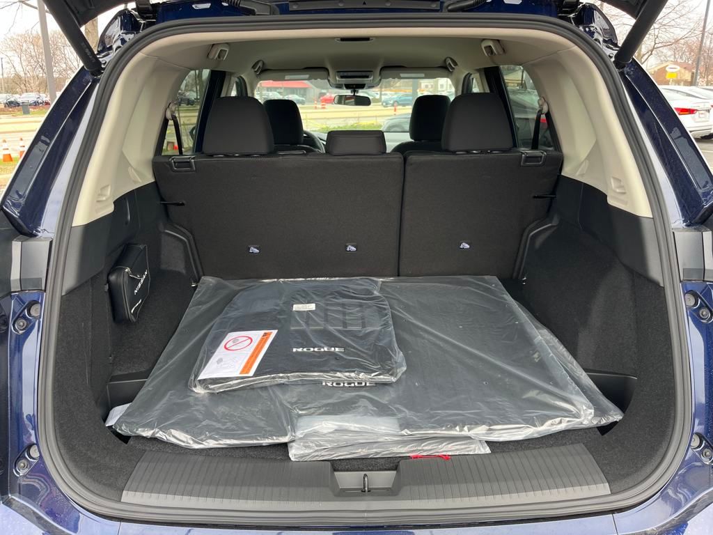2025 Nissan Rogue SV photo