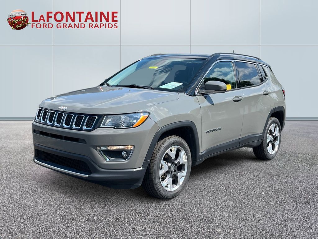 Gray Clearcoat 2019 Jeep Compass SUV / Crossover Four-Wheel Drive 9-Speed Automatic
