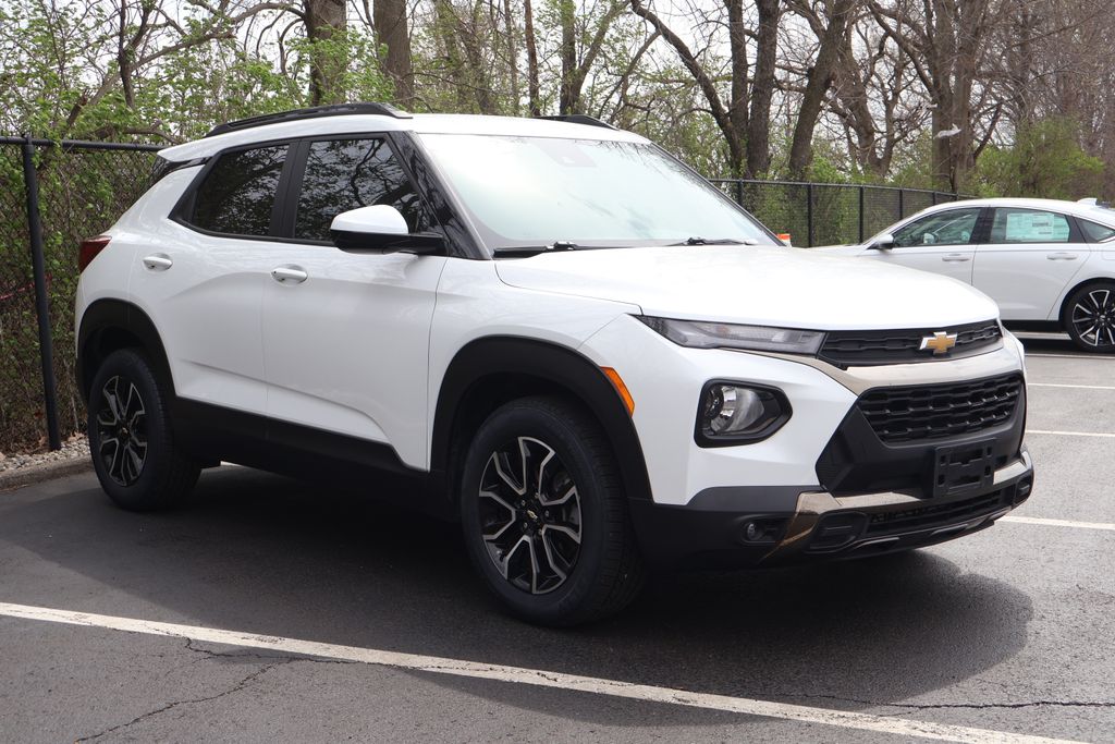 Thumbnail: 2023 Chevrolet TrailBlazer - 10