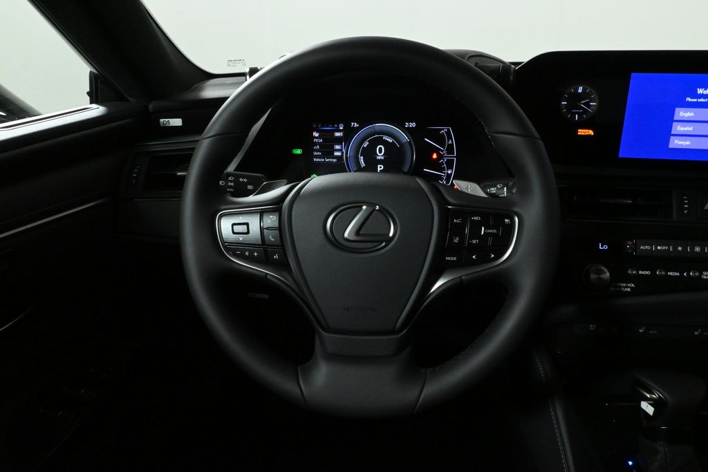 Thumbnail: 2025 Lexus ES - 18