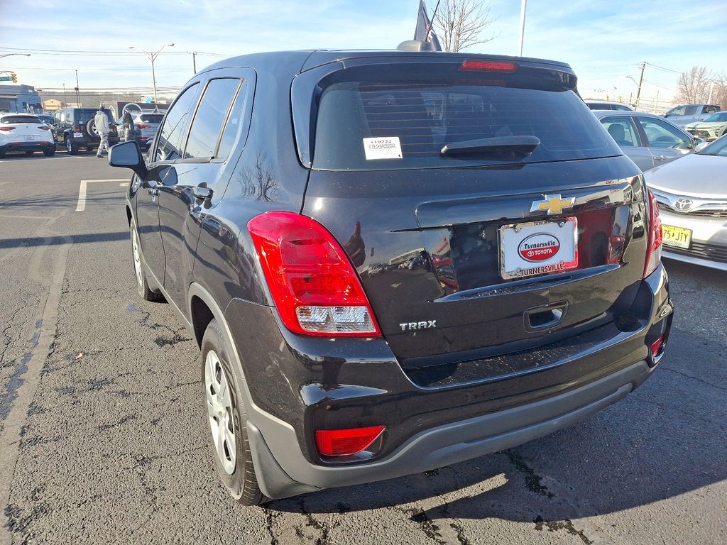 2017 Chevrolet Trax LS 4