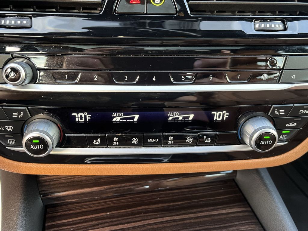 Thumbnail: 2022 BMW 5 Series - 19