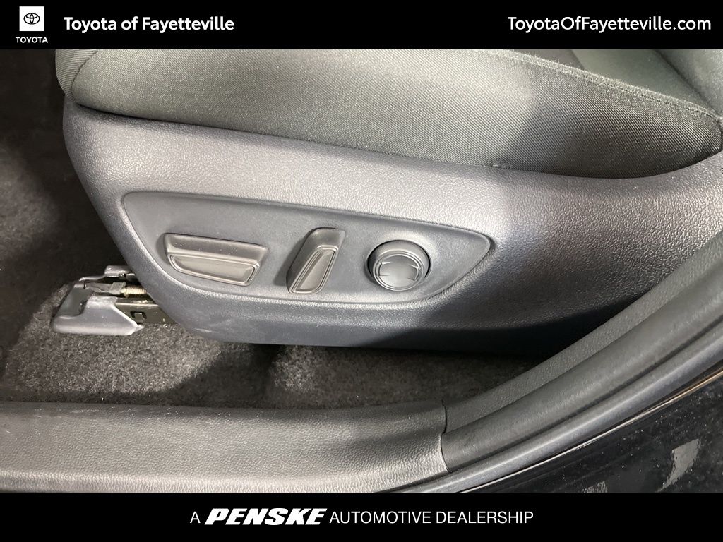 Thumbnail: 2025 Toyota RAV4 - 21