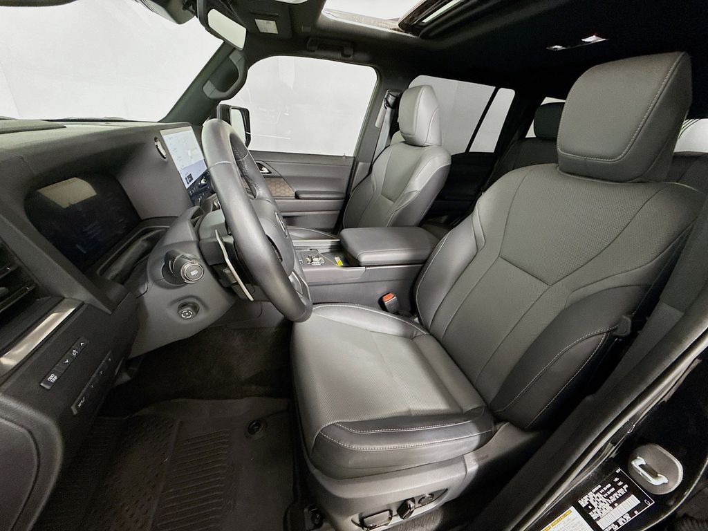 Thumbnail: 2024 Lexus GX - 21