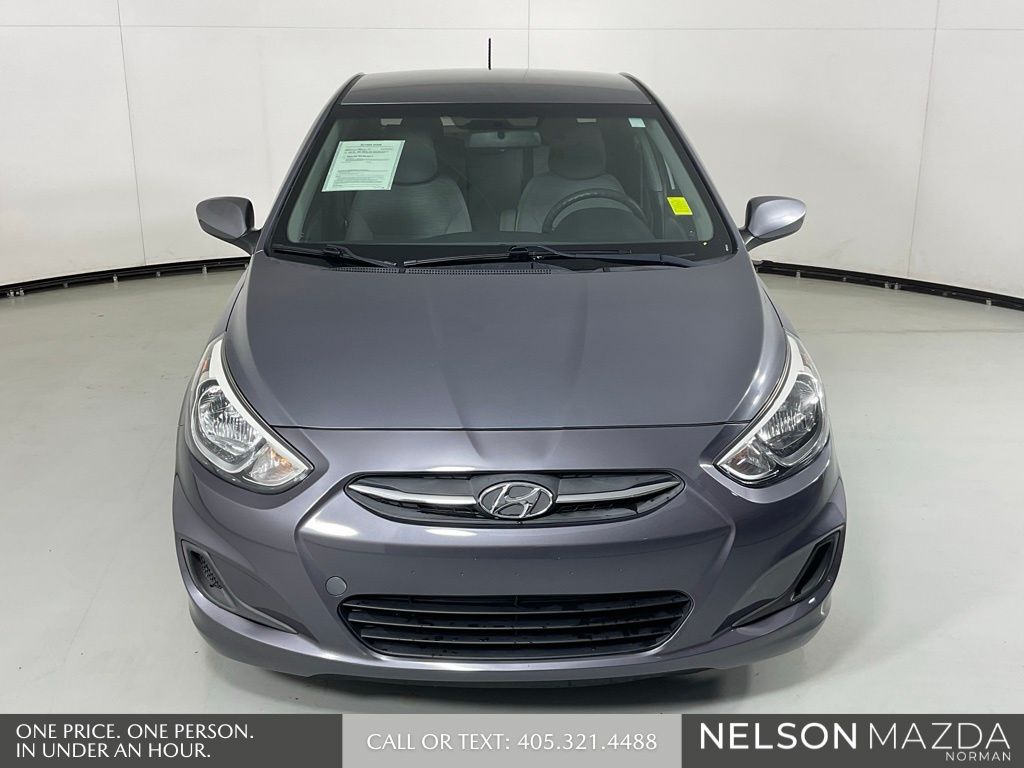 Used 2017 Gray Hyundai SE image 2