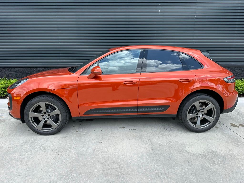 Thumbnail: 2025 Porsche Macan - 2