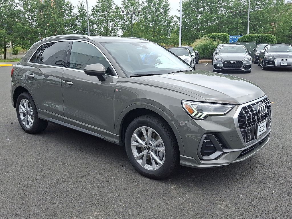 Thumbnail: 2025 Audi Q3 - 2