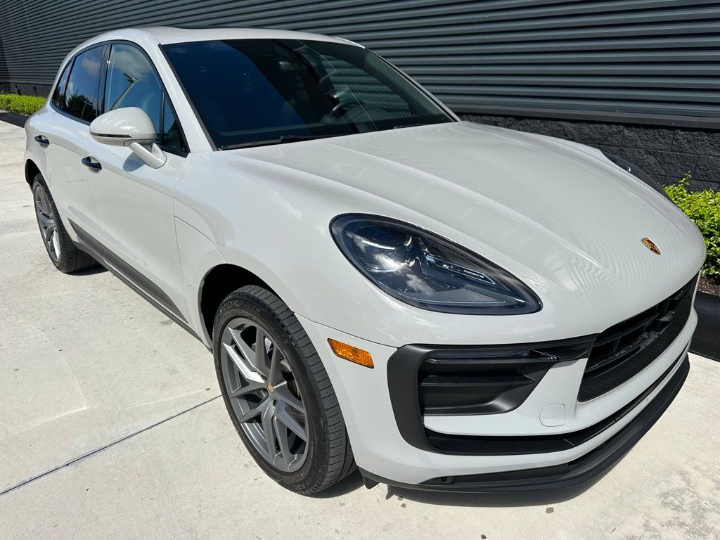 Thumbnail: 2023 Porsche Macan - 11