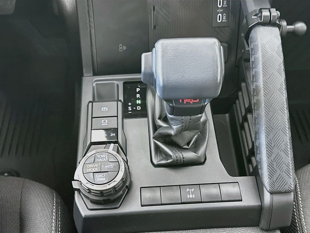 Toyota4Runner i-FORCE MAX Hybrid16
