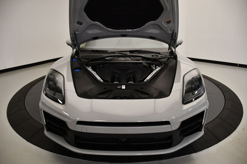 Thumbnail: 2025 Porsche Panamera - 13