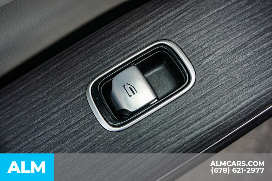 Used 2024 Red Mercedes-Benz 580 image 55