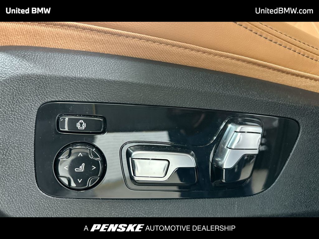 Thumbnail: 2025 BMW X5 - 12