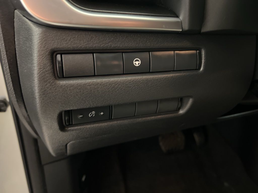 2022 Nissan Rogue SV photo