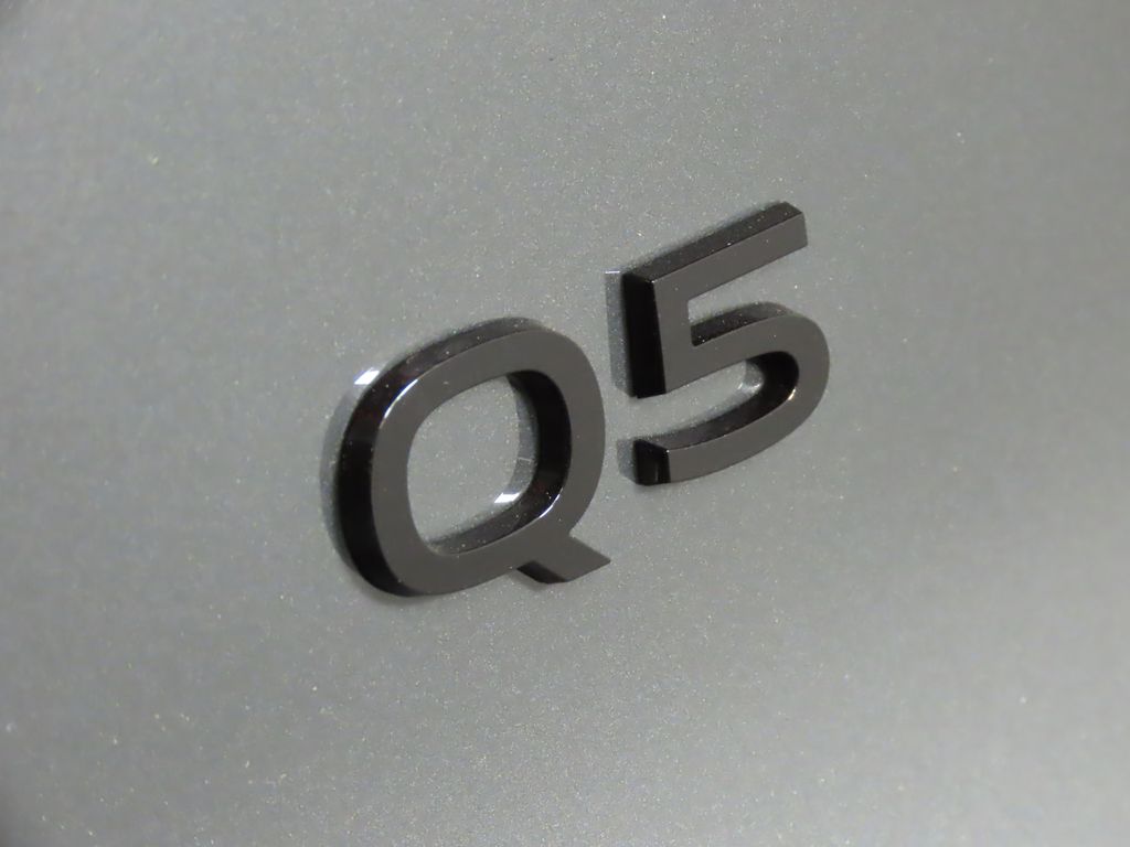 Thumbnail: 2025 Audi Q5 - 9