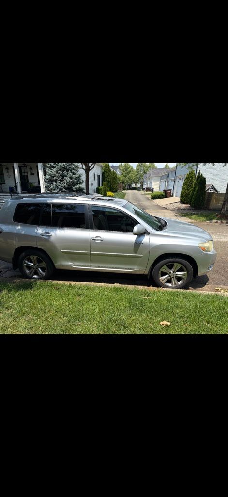 Classic Silver Metallic 2009 Toyota Highlander Sport 4WD SUV / Crossover All-Wheel Drive 5-Speed Automatic Overdrive