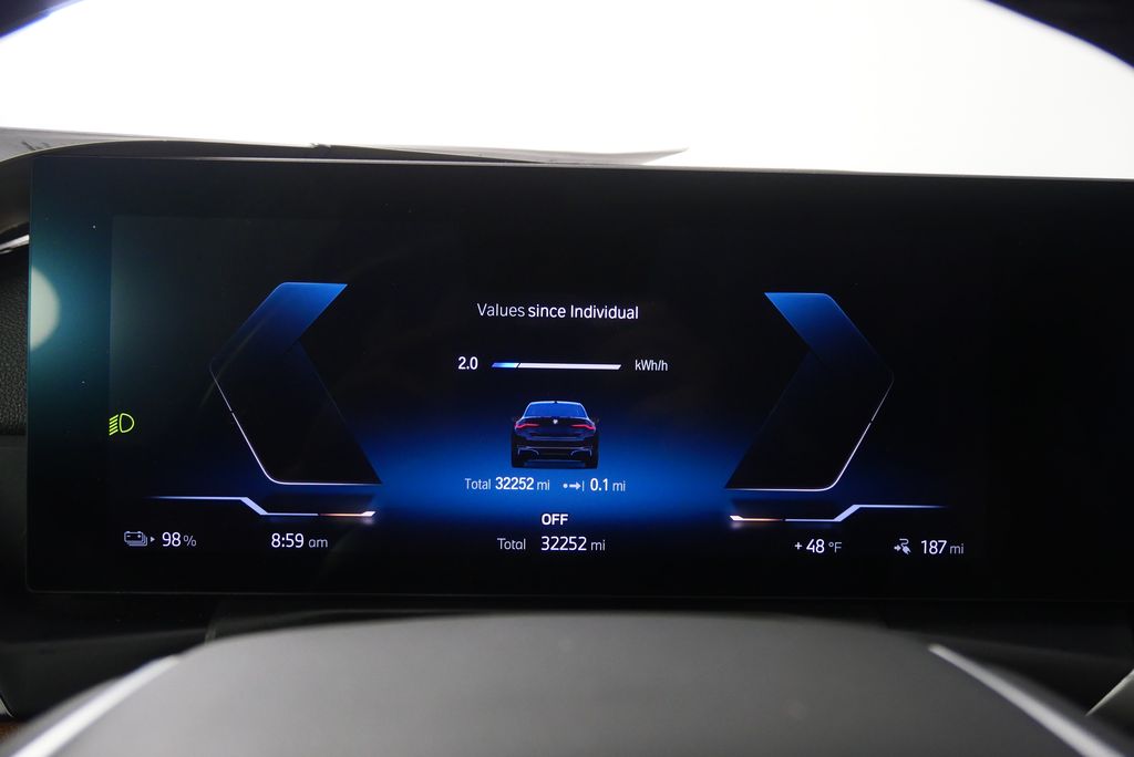 Thumbnail: 2023 BMW i4 - 24