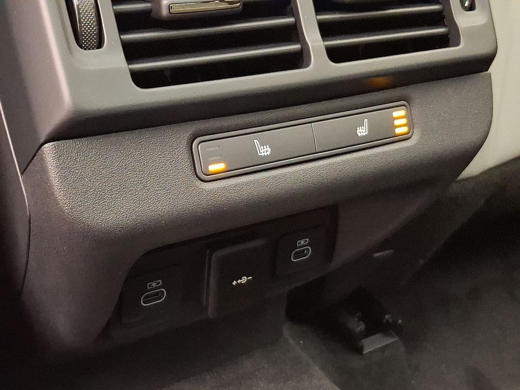 Thumbnail: 2026 Land Rover Range Rover Evoque - 7