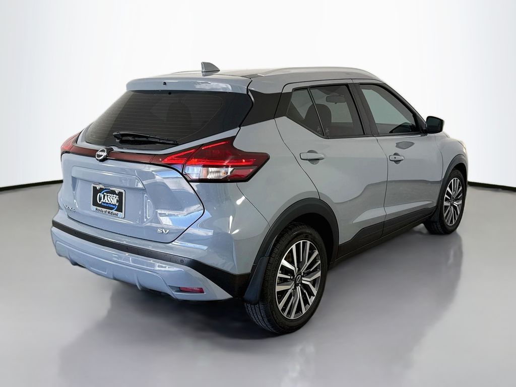 2024 Boulder Gray Pearl Nissan Kicks SV FWD SUV