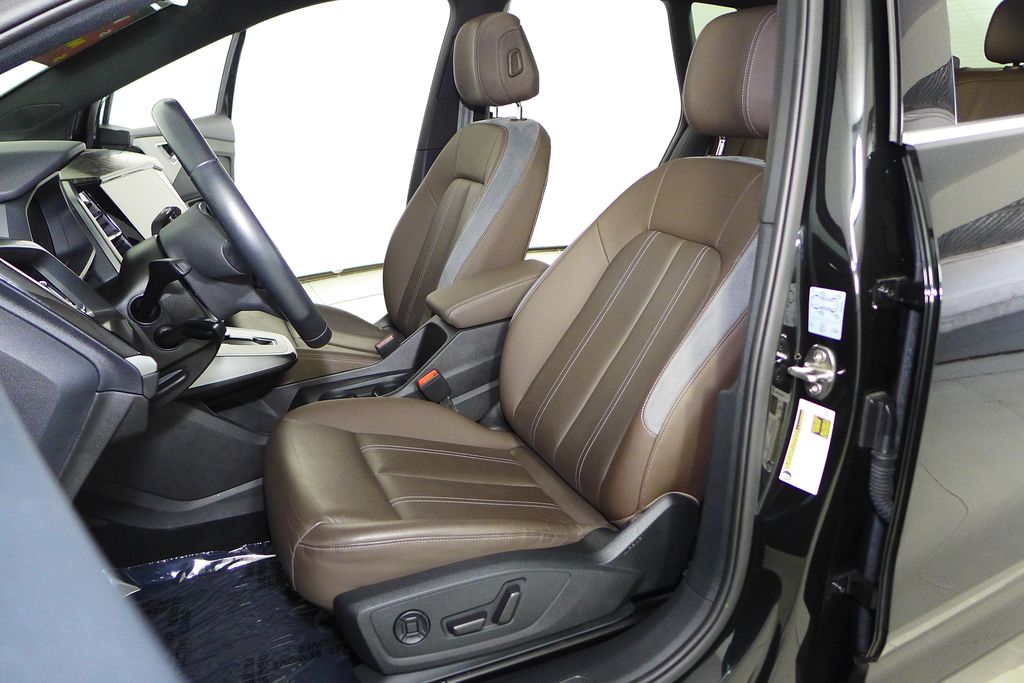 Thumbnail: 2023 Audi Q4 e-tron - 22