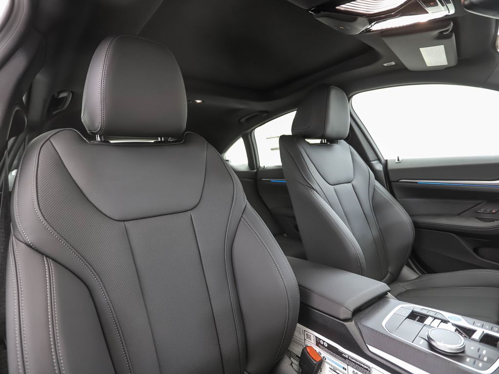 Thumbnail: 2026 BMW i4 - 32
