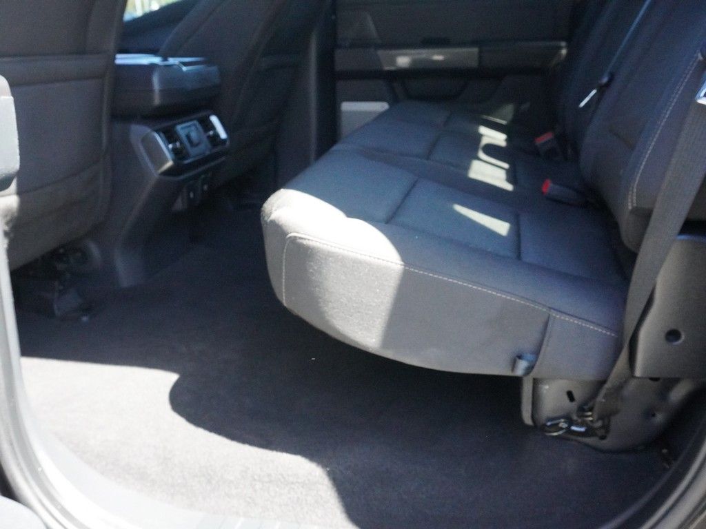 Used 2023 Black Ford XLT image 29