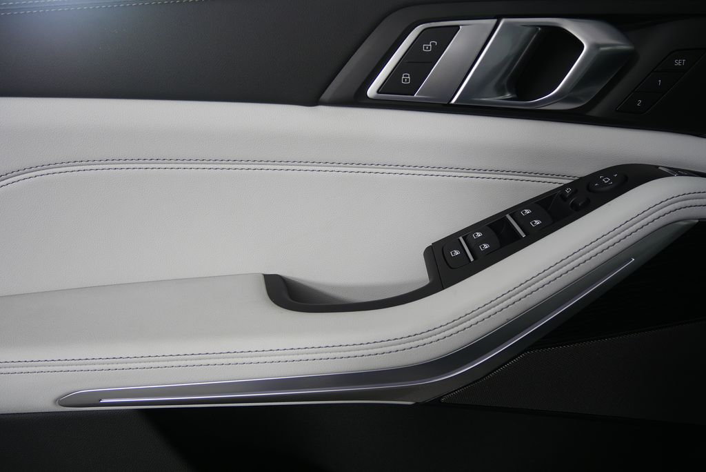 2026 BMW X5 xDrive40i 9