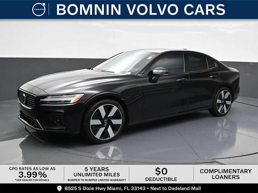 2024 Volvo S60 Recharge T8 Plus Dark Theme eAWD