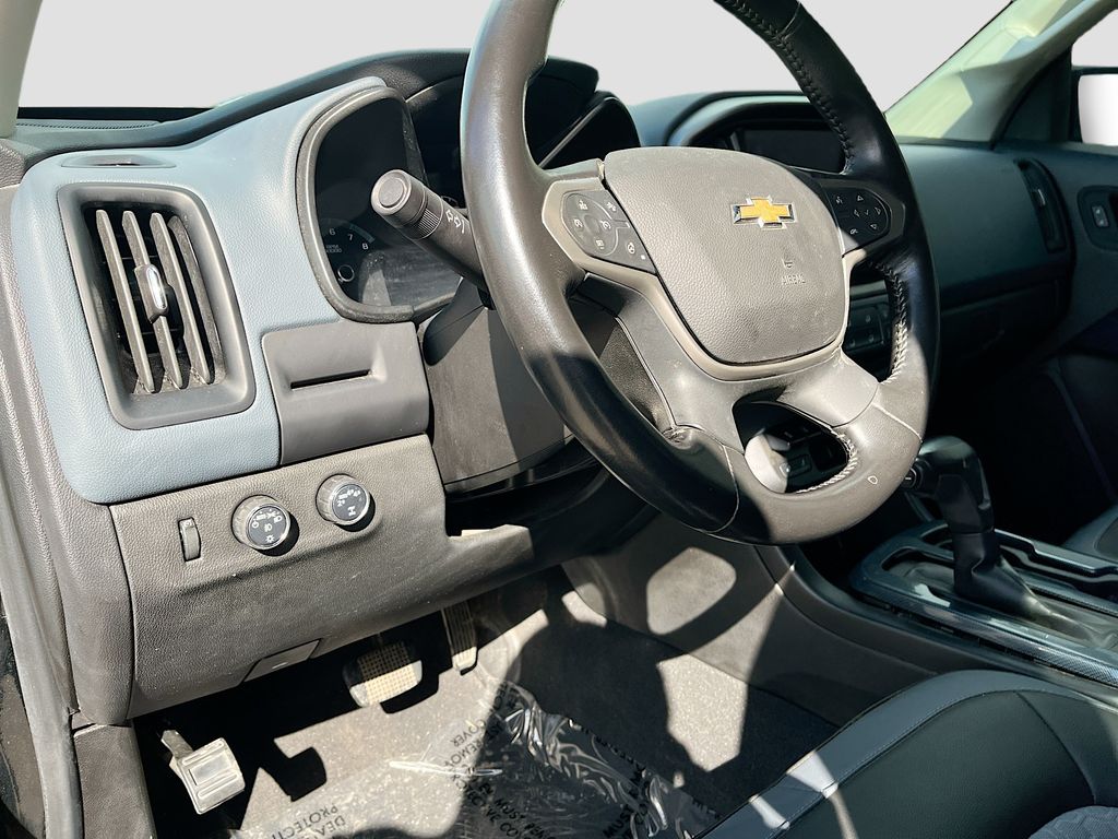 Used 2021 Black Chevrolet Z71 image 9