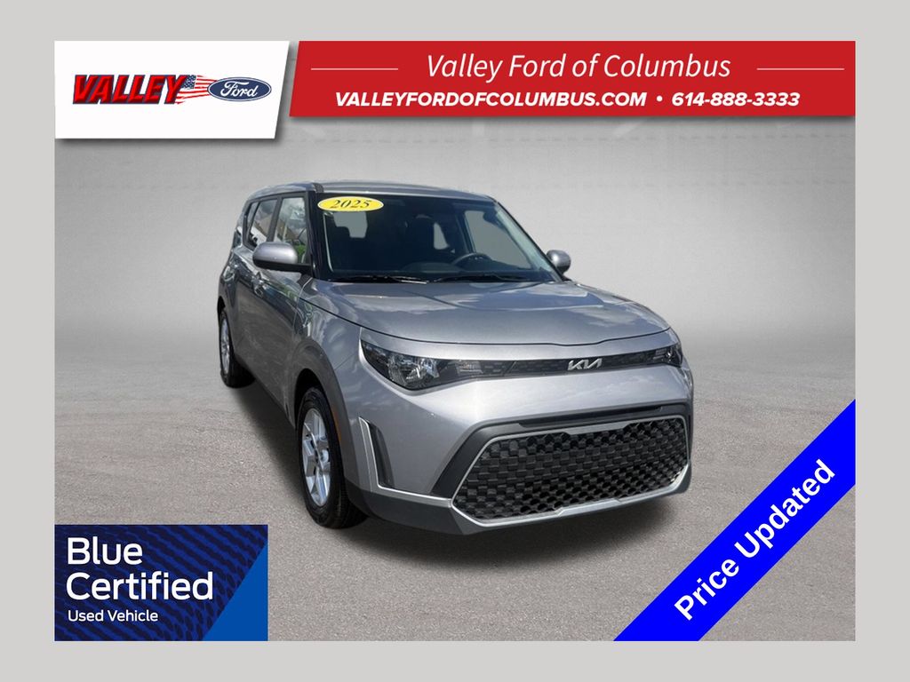 Gray 2025 Kia Soul SUV / Crossover Front-Wheel Drive Continuously Variable Transmission