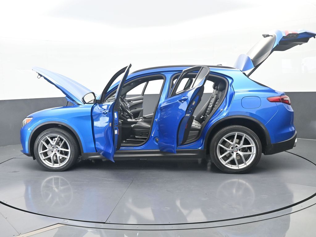 Used 2018 Misano Blue Metallic Alfa Romeo Ti image 74