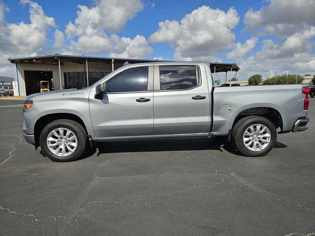 Used 2025 Gray Chevrolet Custom image 4