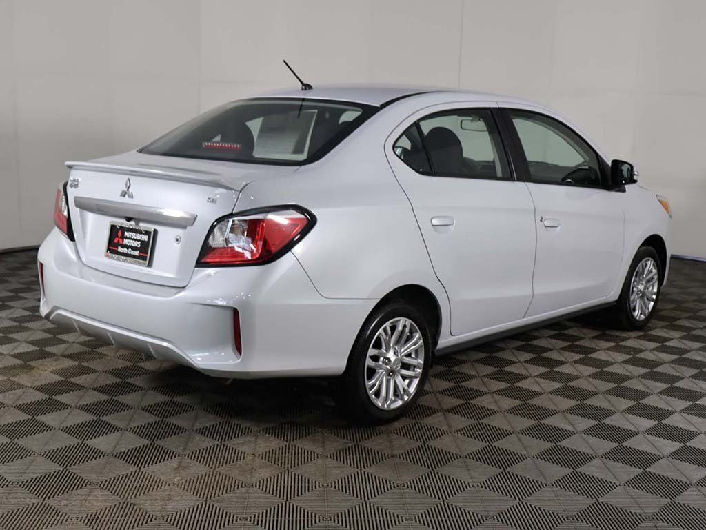 Used 2024 White Mitsubishi SE image 8