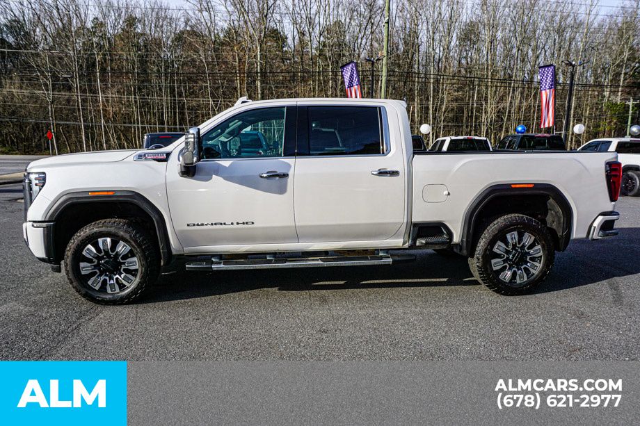 Used 2025 White GMC Denali image 7