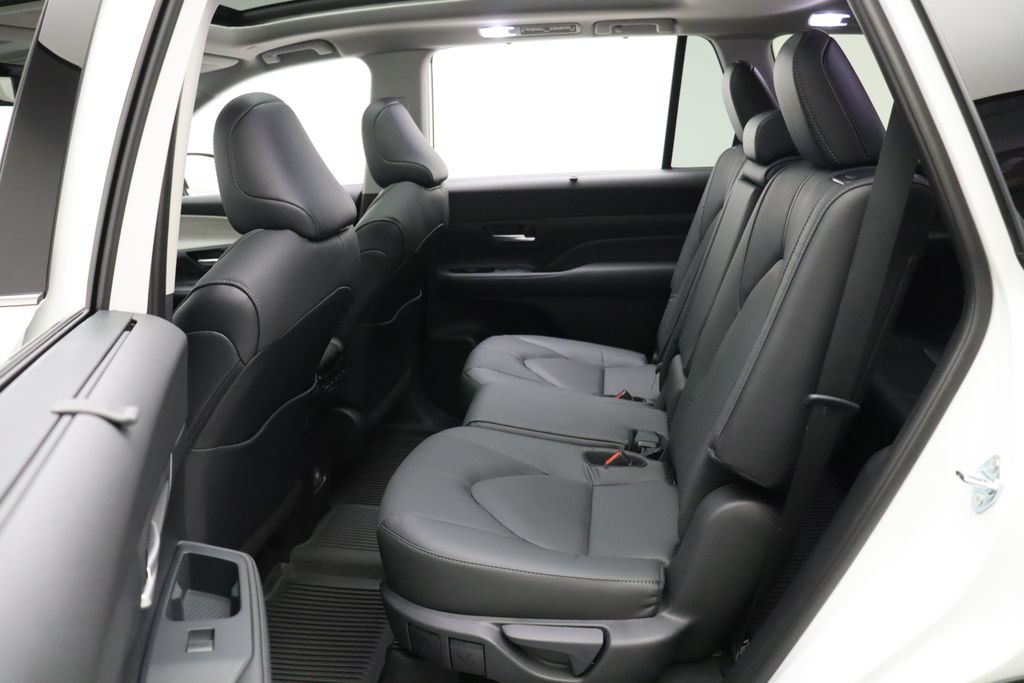 2025 Toyota Grand Highlander Limited 19