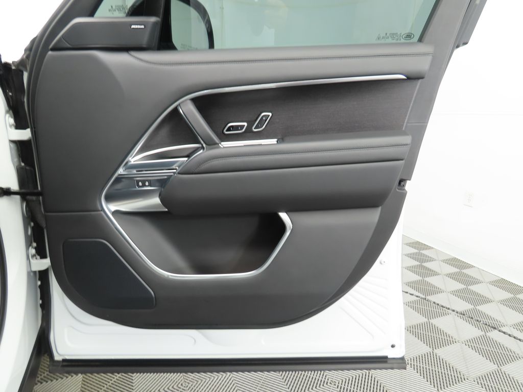 Thumbnail: 2023 Land Rover Range Rover - 24