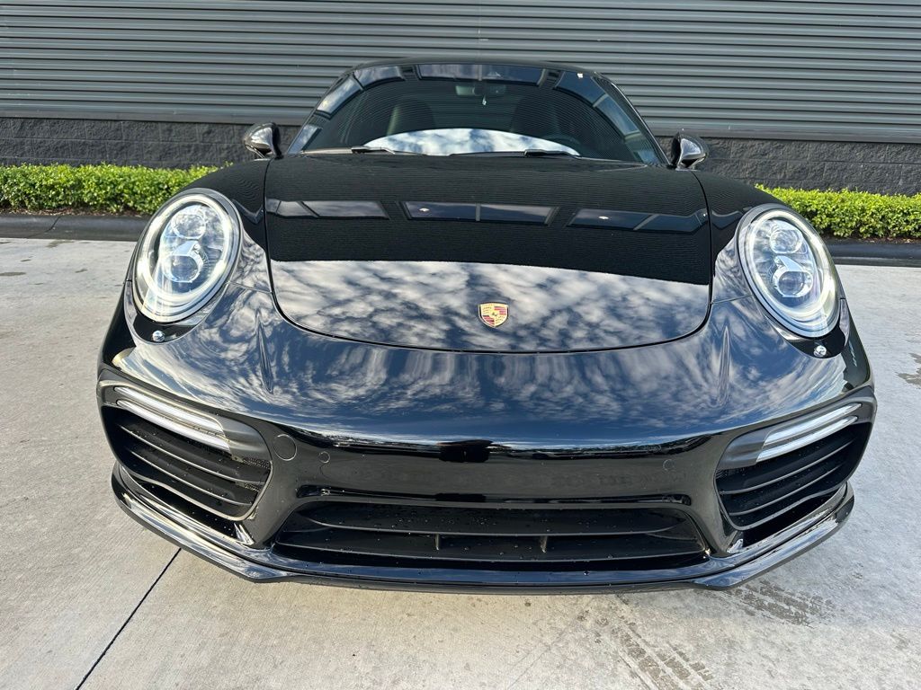 Thumbnail: 2017 Porsche 911 - 8