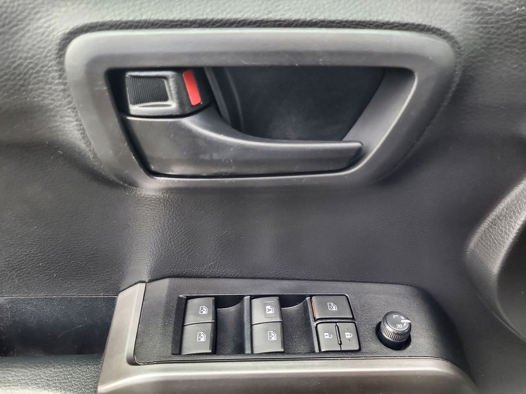 2022 Toyota Tacoma SR5 11