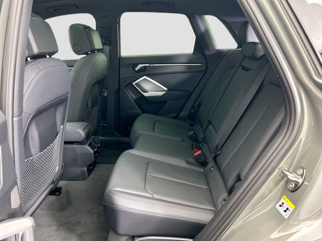 Thumbnail: 2025 Audi Q3 - 19